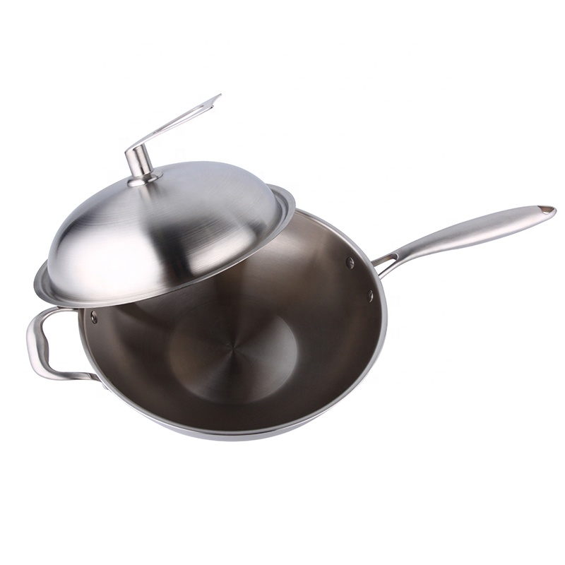 wok in acciaio inox con coperchio e manico lungo